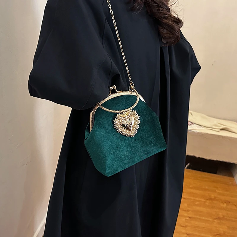 Women Bags Sale - 체인 벨벳 프레임 하트 디너 핸드